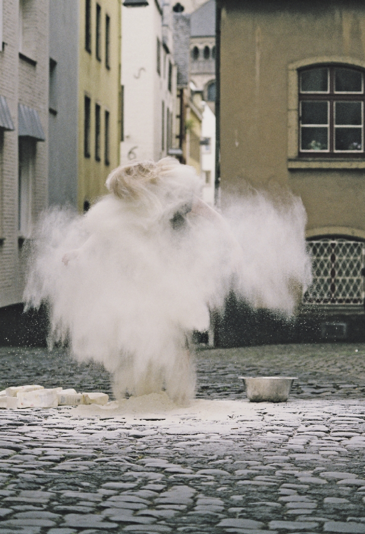 Im Mehl. Foto Bartholomäus
