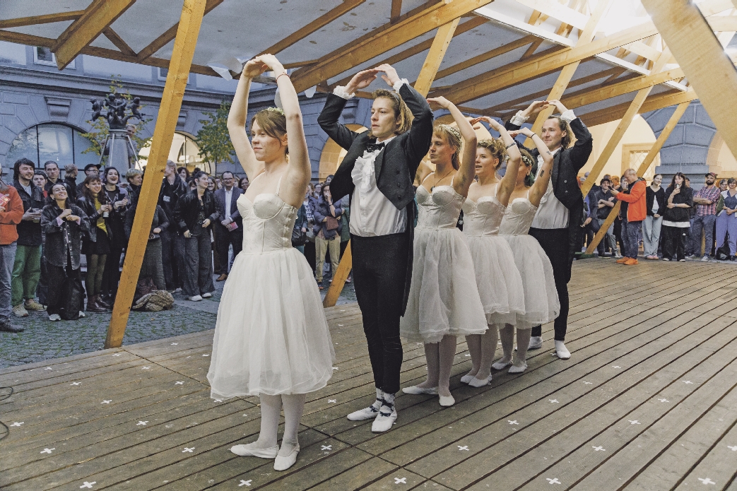 Die Eröffnung der BestOFF durch die Linzer Philharmonie. Foto Mark Sengstbratl